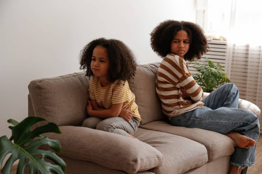 How to Deal With Sibling Rivalry in Children